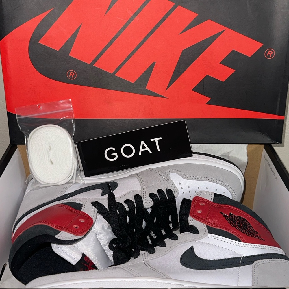2020
Air Jordan 1 Retro High OG 'Smoke Grey'